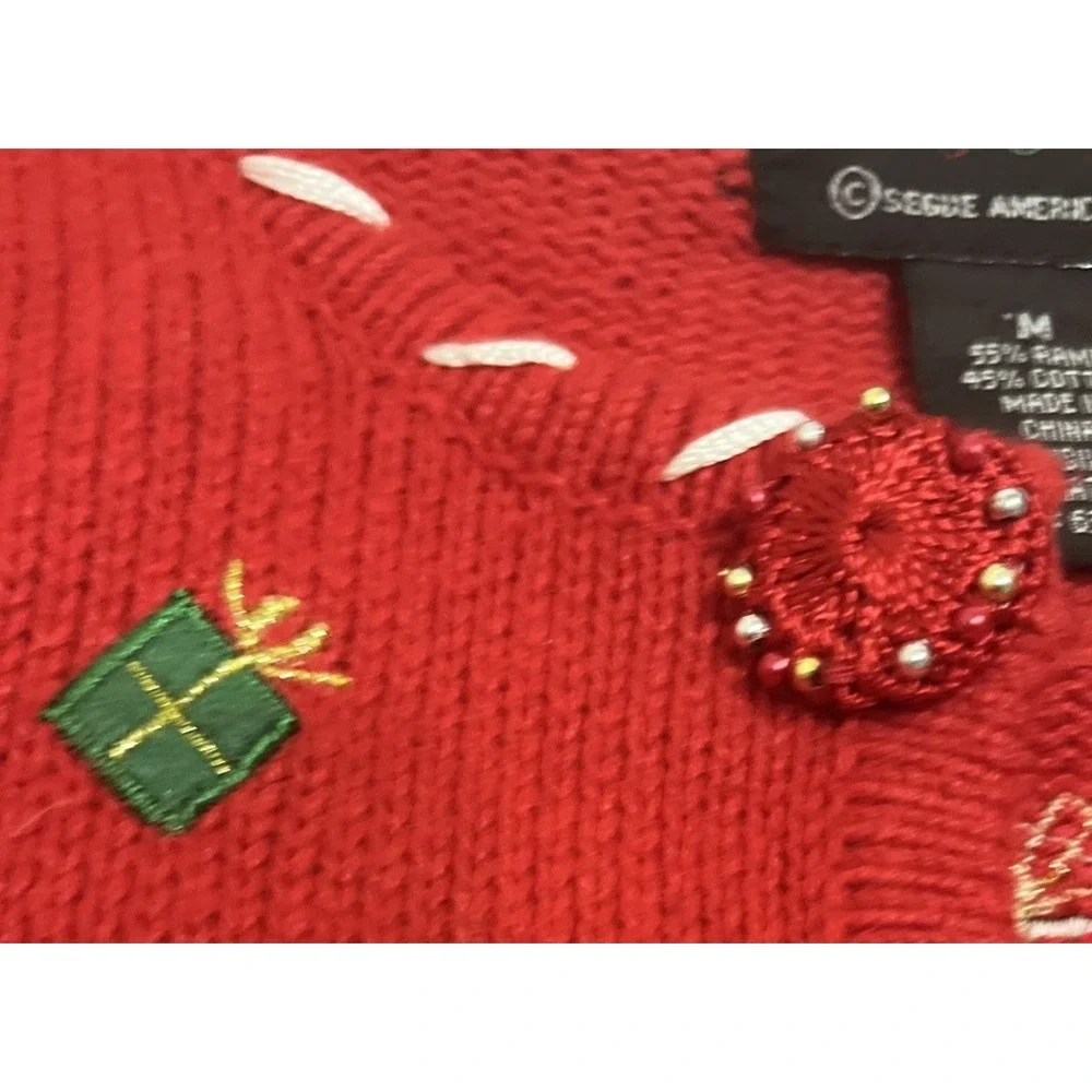 Red Women M Cardigan Christmas Sweater Embroidered Beaded Appliqué And Presents‎